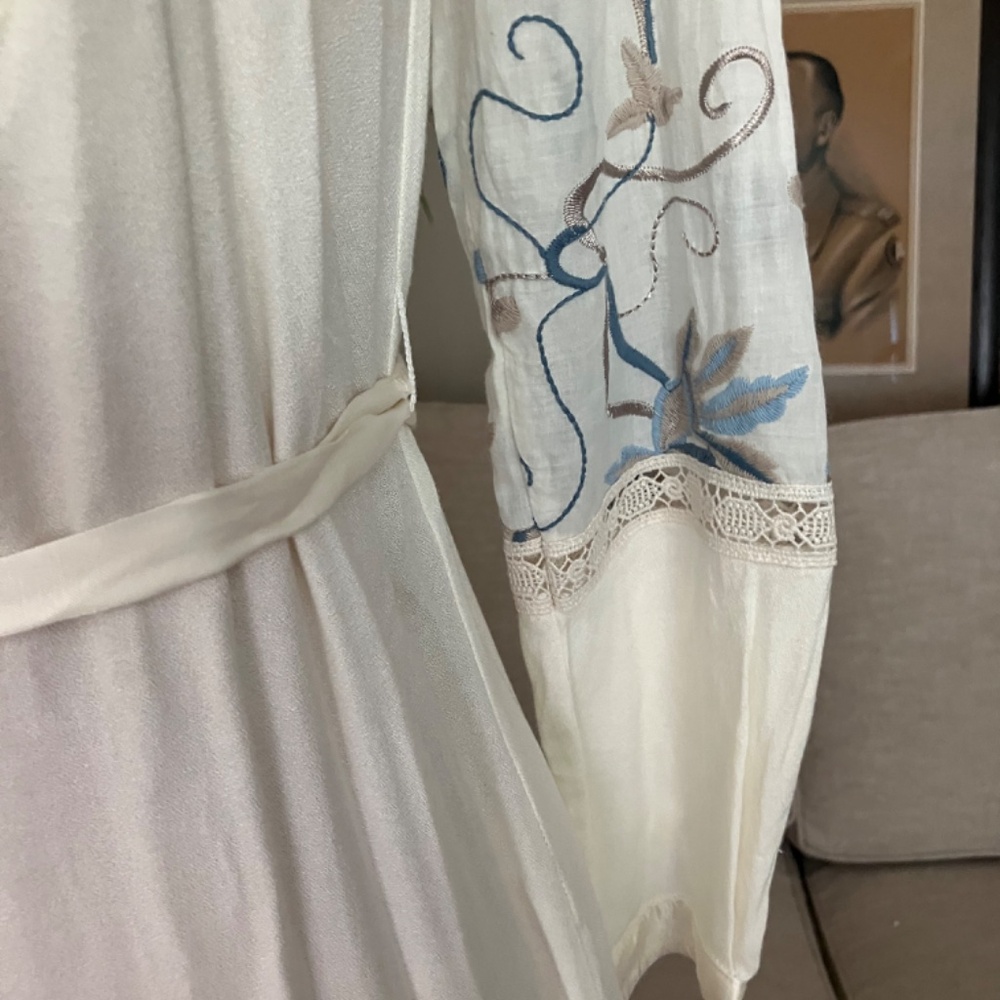 Dress - Picture 6 of 8